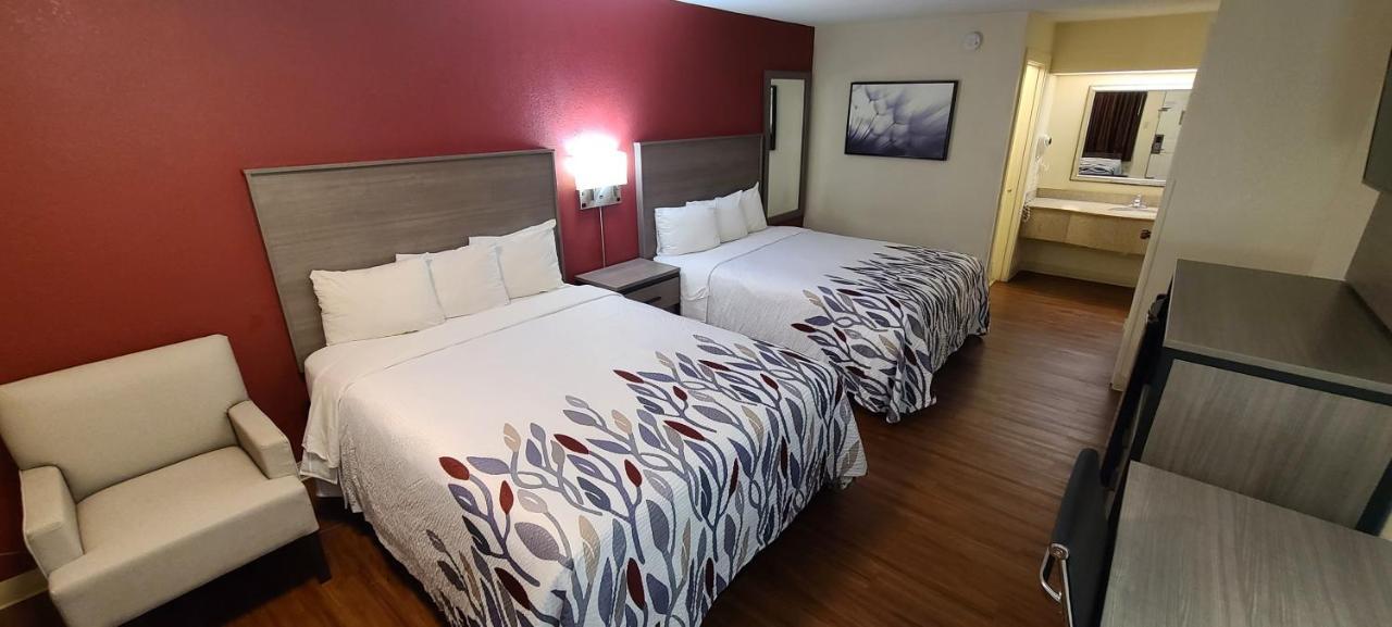 Red Roof Inn & Suites Cornelius - Lake Norman Экстерьер фото