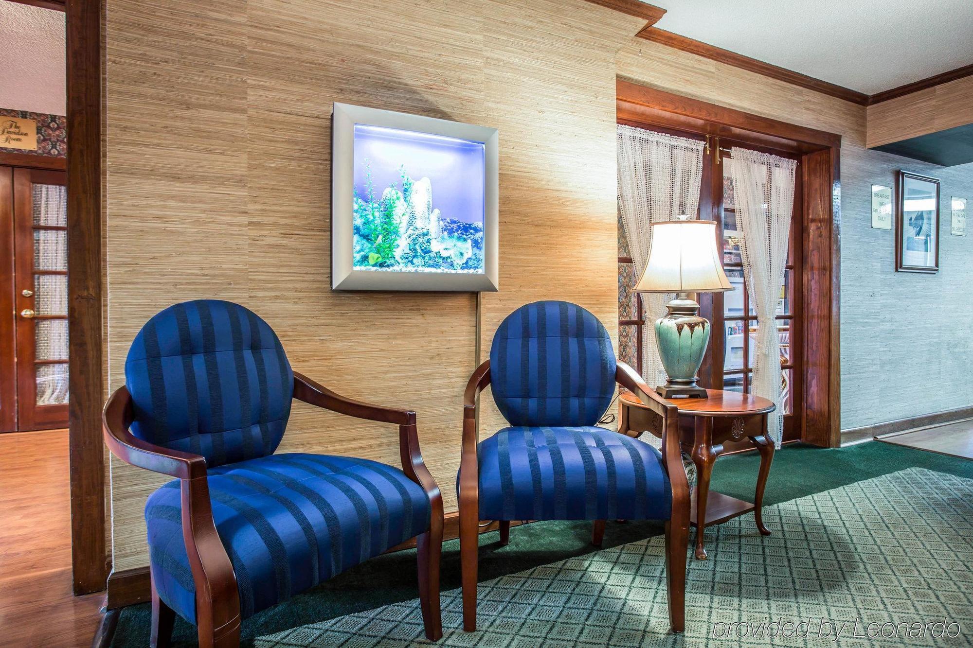 Red Roof Inn & Suites Cornelius - Lake Norman Экстерьер фото